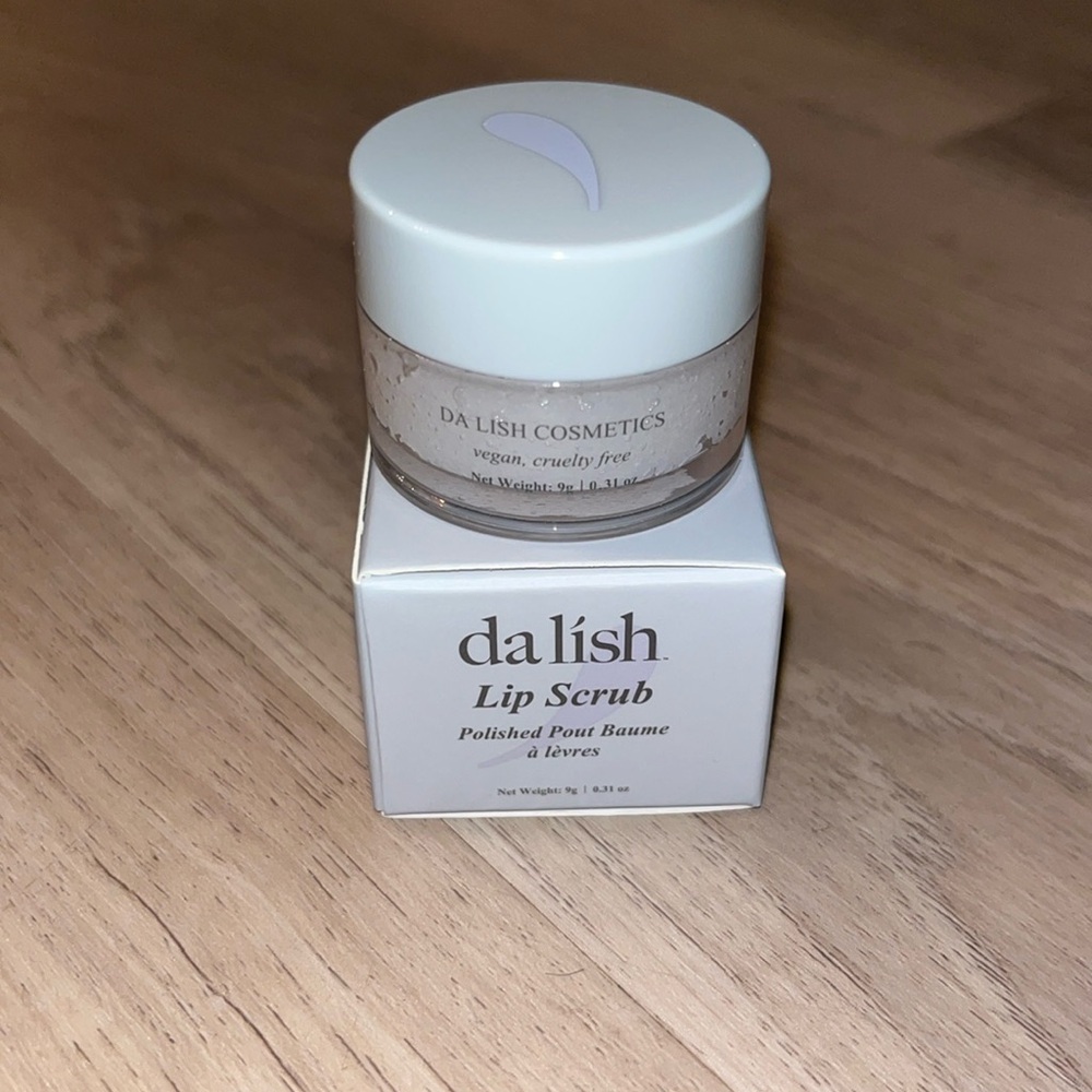 Lip scrub